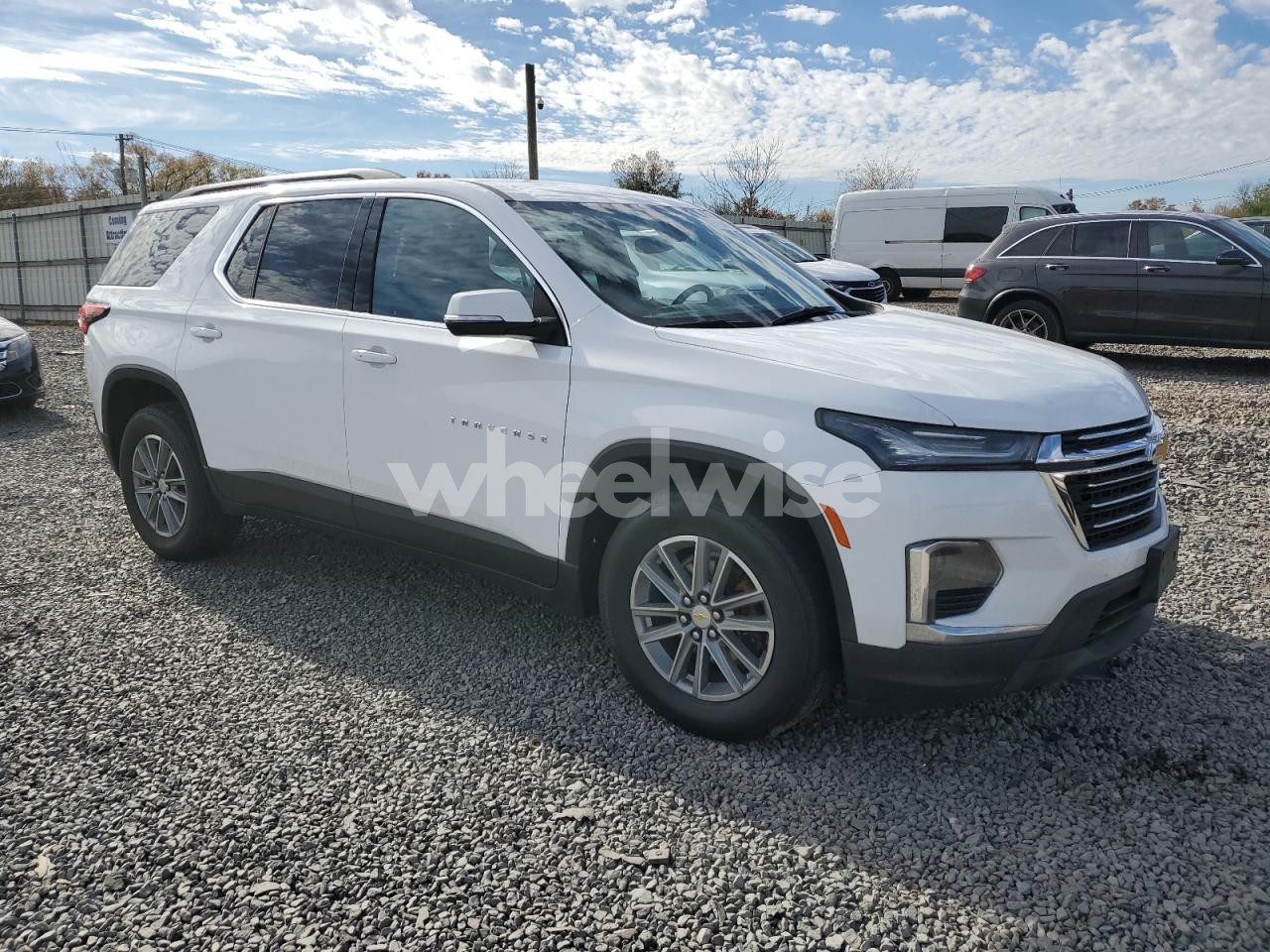 Photo 4 of 2023 CHEVROLET TRAVERSE LT (VIN 1GNEVHKW5PJ177582)