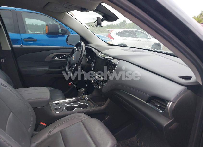 Photo 5 of 2018 Chevrolet Traverse 3LT (VIN 1GNEVHKW6JJ217028)