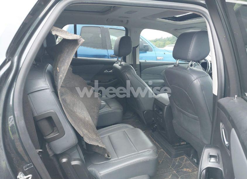 Photo 8 of 2018 Chevrolet Traverse 3LT (VIN 1GNEVHKW6JJ217028)