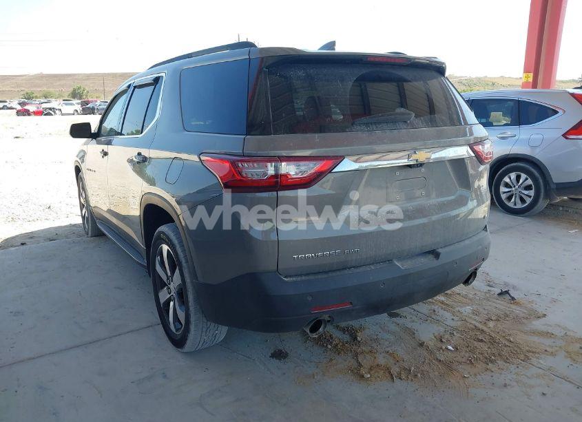 Photo 3 of 2019 Chevrolet Traverse 3LT (VIN 1GNEVHKW6KJ209643)