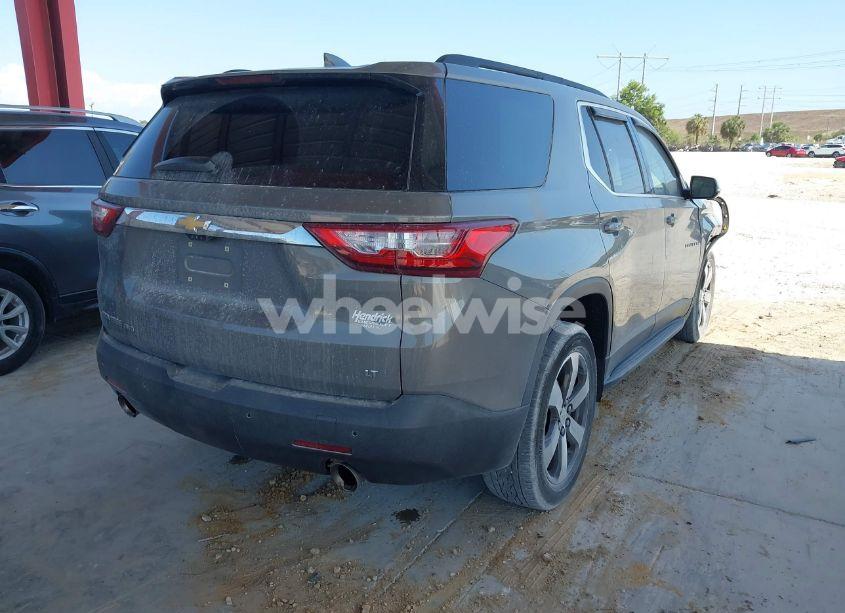 Photo 4 of 2019 Chevrolet Traverse 3LT (VIN 1GNEVHKW6KJ209643)