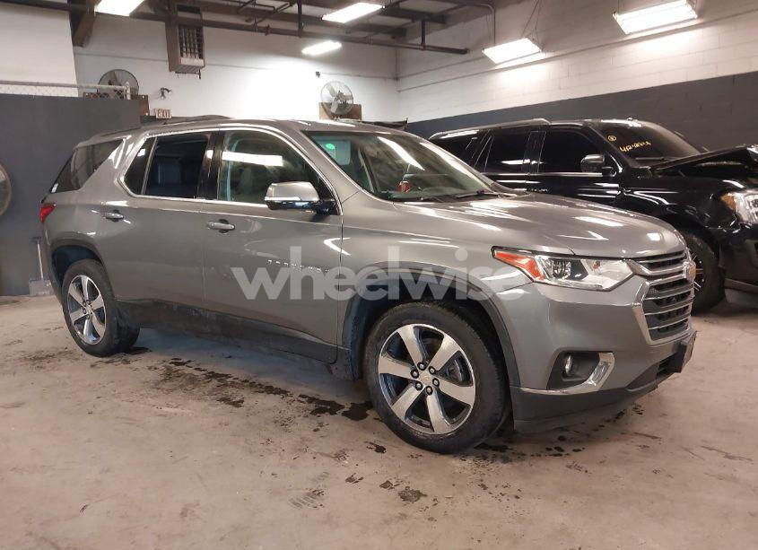 2019 Chevrolet Traverse 3LT (VIN 1GNEVHKW6KJ318541) main photo