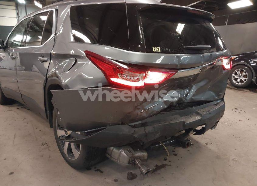 Photo 6 of 2019 Chevrolet Traverse 3LT (VIN 1GNEVHKW6KJ318541)