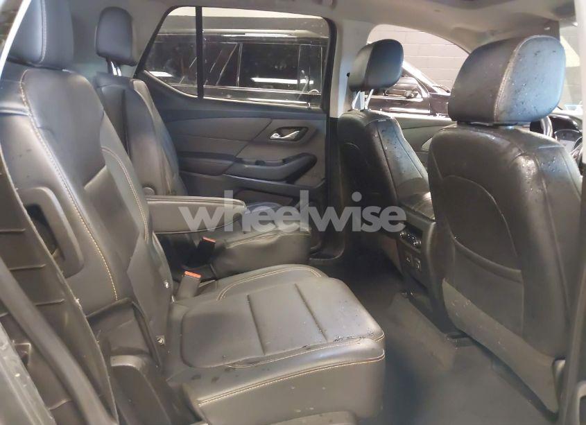 Photo 8 of 2019 Chevrolet Traverse 3LT (VIN 1GNEVHKW6KJ318541)