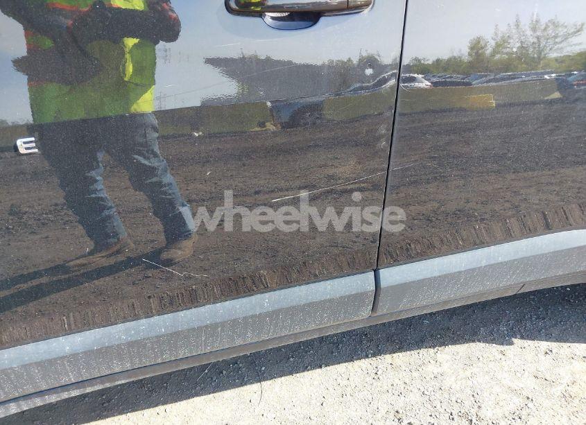 Photo 20 of 2023 Chevrolet Traverse AWD LT LEATHER (VIN 1GNEVHKW6PJ184282)