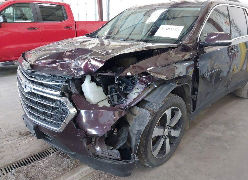 Photo 6 of 2018 Chevrolet Traverse 3LT (VIN 1GNEVHKW7JJ172259)