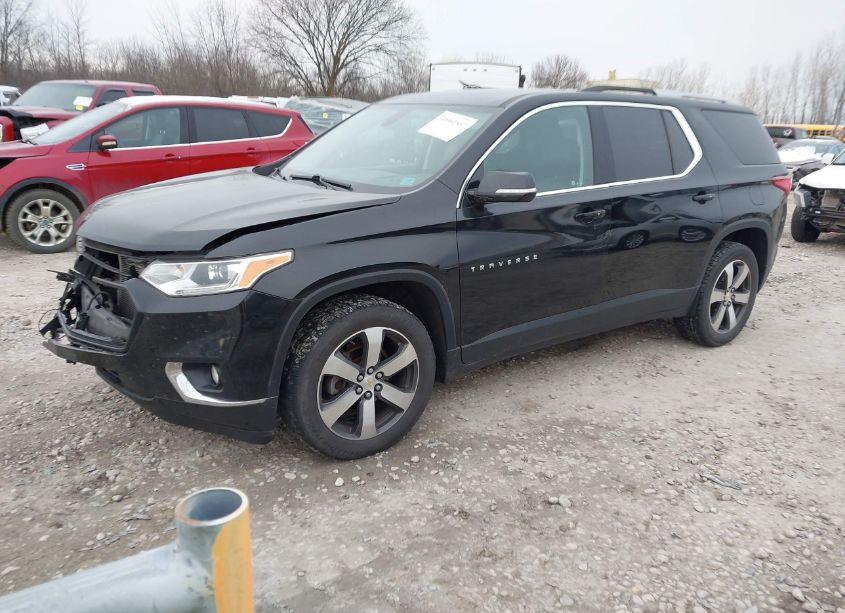 Photo 2 of 2018 Chevrolet Traverse 3LT (VIN 1GNEVHKW7JJ215854)
