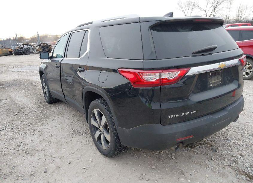 Photo 3 of 2018 Chevrolet Traverse 3LT (VIN 1GNEVHKW7JJ215854)