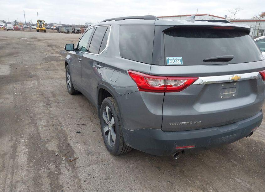 Photo 3 of 2019 Chevrolet Traverse 3LT (VIN 1GNEVHKW7KJ215970)