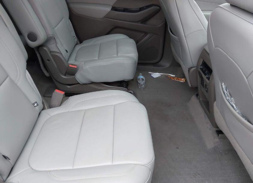 Photo 8 of 2019 Chevrolet Traverse 3LT (VIN 1GNEVHKW7KJ215970)