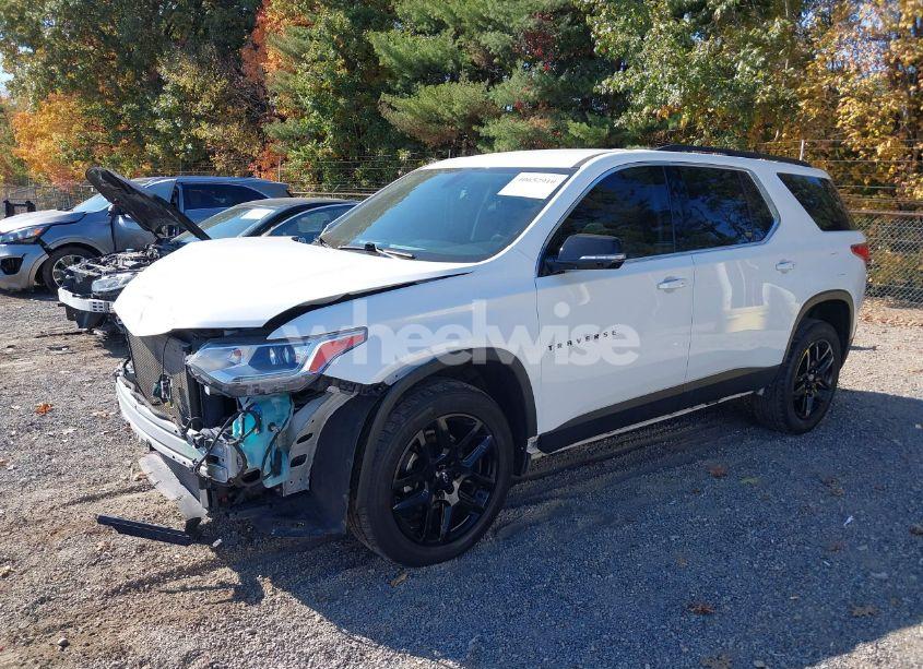 Photo 2 of 2019 Chevrolet Traverse 3LT (VIN 1GNEVHKW7KJ311243)