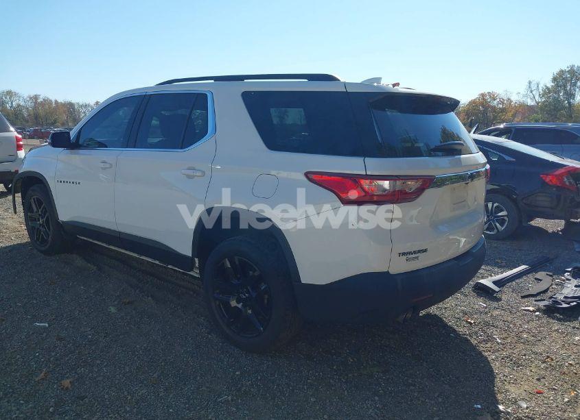 Photo 3 of 2019 Chevrolet Traverse 3LT (VIN 1GNEVHKW7KJ311243)