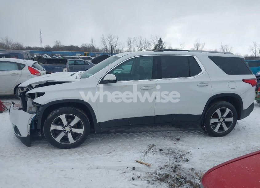 Photo 14 of 2018 Chevrolet Traverse 3LT (VIN 1GNEVHKW8JJ134412)