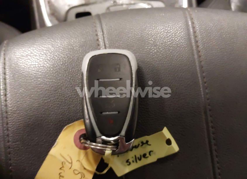 Photo 11 of 2018 Chevrolet Traverse 3LT (VIN 1GNEVHKW8JJ134684)