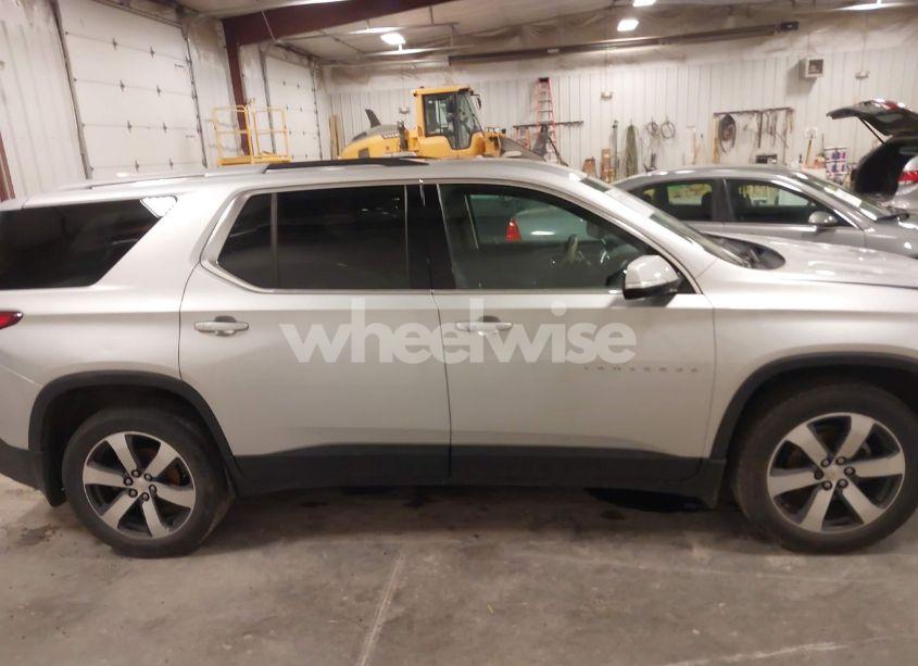 Photo 13 of 2018 Chevrolet Traverse 3LT (VIN 1GNEVHKW8JJ134684)