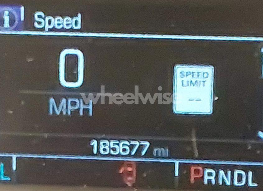 Photo 15 of 2018 Chevrolet Traverse 3LT (VIN 1GNEVHKW8JJ134684)