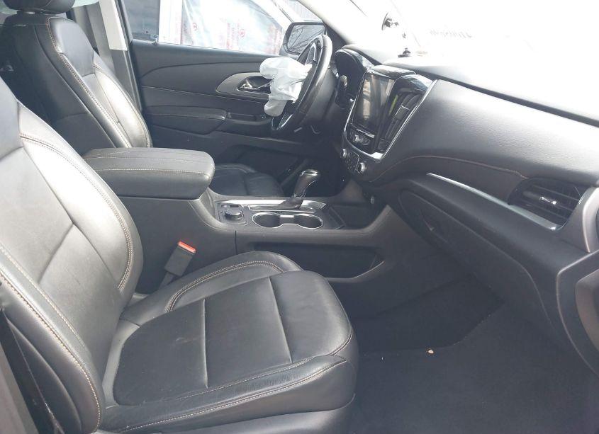Photo 5 of 2019 Chevrolet Traverse 3LT (VIN 1GNEVHKW8KJ237587)