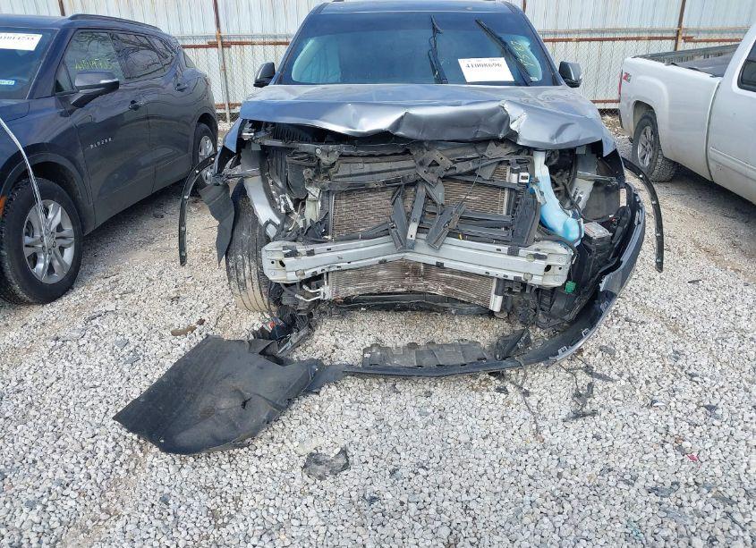 Photo 6 of 2019 Chevrolet Traverse 3LT (VIN 1GNEVHKW8KJ237587)