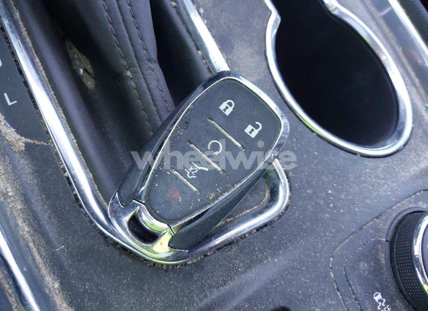 Photo 11 of 2018 Chevrolet Traverse 3LT (VIN 1GNEVHKW9JJ196398)