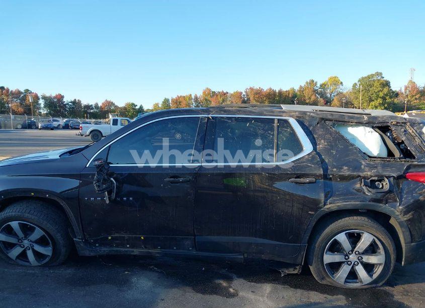 Photo 14 of 2018 Chevrolet Traverse 3LT (VIN 1GNEVHKW9JJ196398)