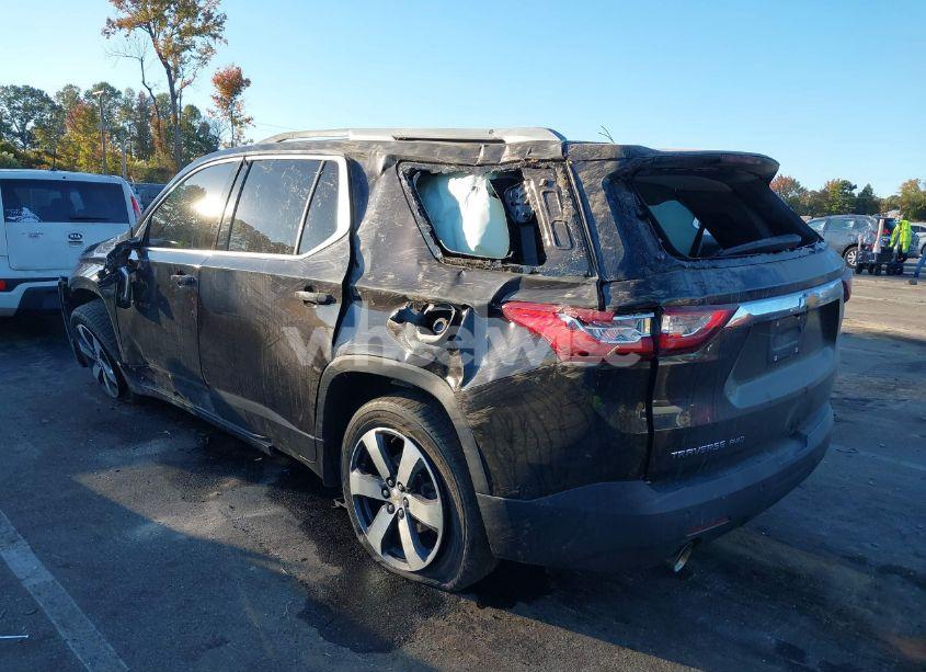Photo 3 of 2018 Chevrolet Traverse 3LT (VIN 1GNEVHKW9JJ196398)
