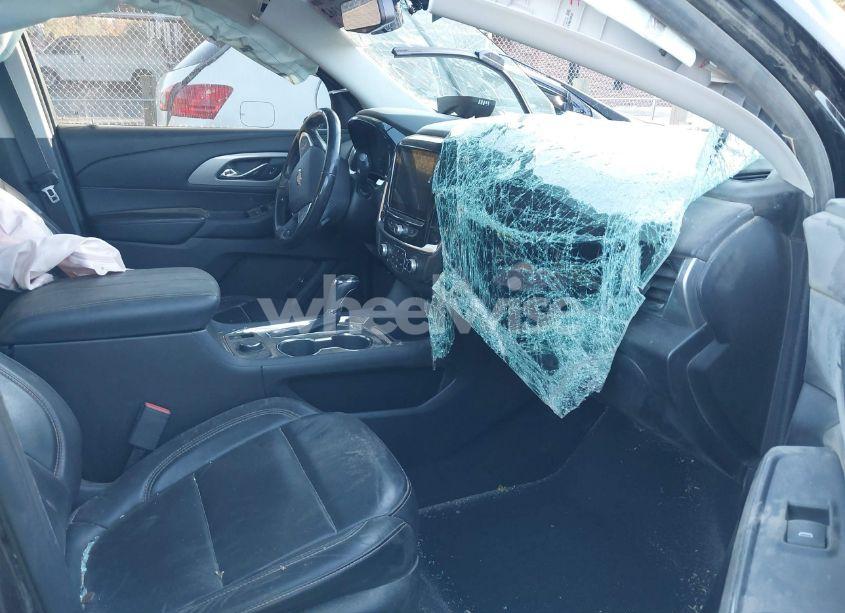 Photo 5 of 2018 Chevrolet Traverse 3LT (VIN 1GNEVHKW9JJ196398)