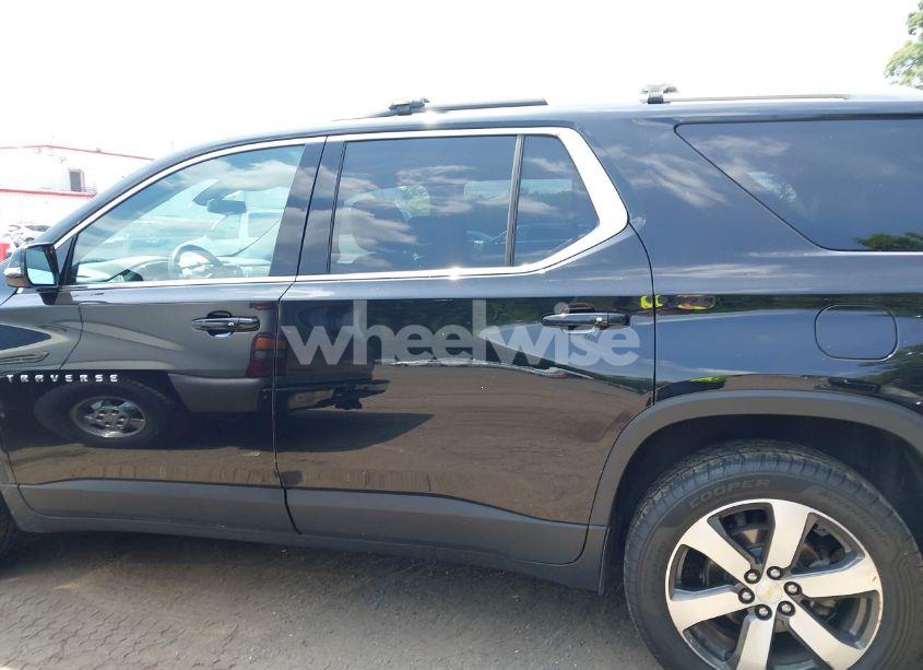 Photo 14 of 2018 Chevrolet Traverse 3LT (VIN 1GNEVHKW9JJ280947)