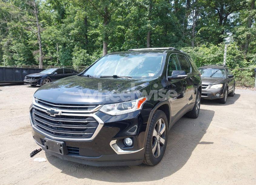 Photo 2 of 2018 Chevrolet Traverse 3LT (VIN 1GNEVHKW9JJ280947)