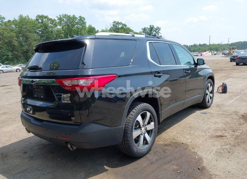 Photo 4 of 2018 Chevrolet Traverse 3LT (VIN 1GNEVHKW9JJ280947)