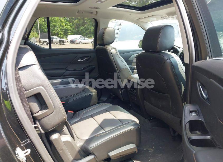 Photo 8 of 2018 Chevrolet Traverse 3LT (VIN 1GNEVHKW9JJ280947)