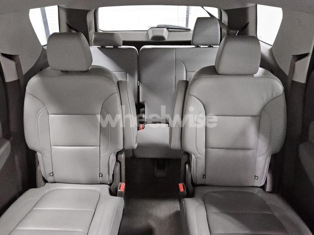 Photo 8 of 2019 CHEVROLET TRAVERSE LT (VIN 1GNEVHKW9KJ154394)