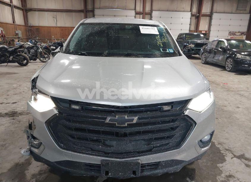Photo 12 of 2019 Chevrolet Traverse 3LT (VIN 1GNEVHKW9KJ174998)