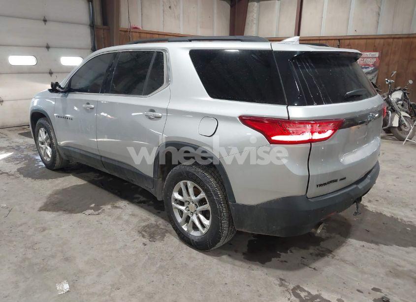 Photo 3 of 2019 Chevrolet Traverse 3LT (VIN 1GNEVHKW9KJ174998)