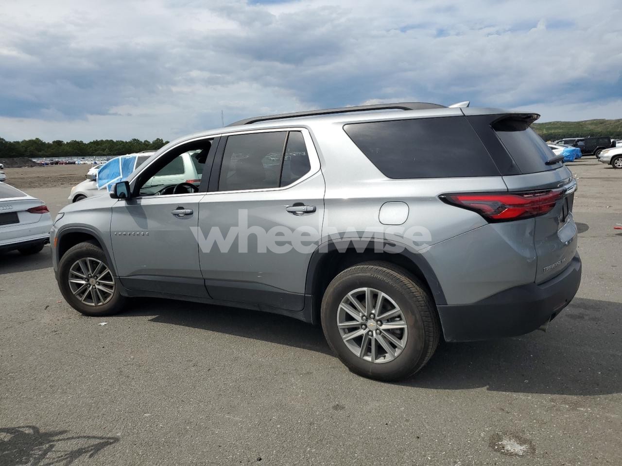 Photo 2 of 2023 CHEVROLET TRAVERSE LT (VIN 1GNEVHKW9PJ210874)