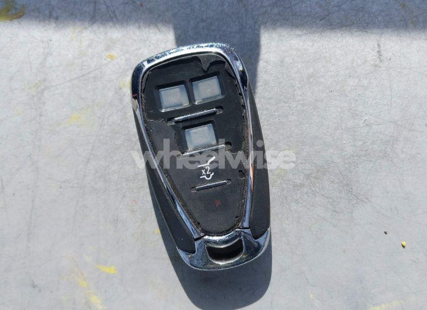 Photo 11 of 2018 Chevrolet Traverse 3LT (VIN 1GNEVHKWXJJ199472)