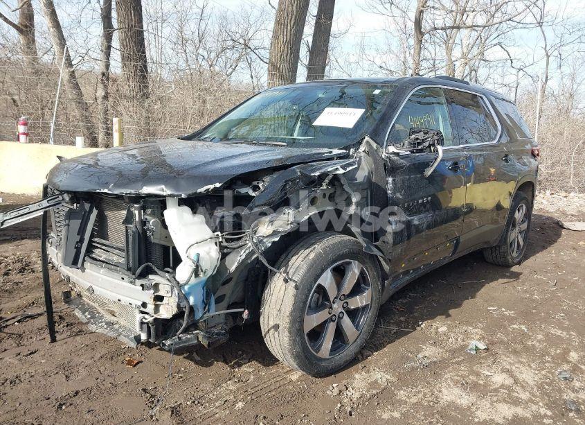 Photo 2 of 2018 Chevrolet Traverse 3LT (VIN 1GNEVHKWXJJ199472)