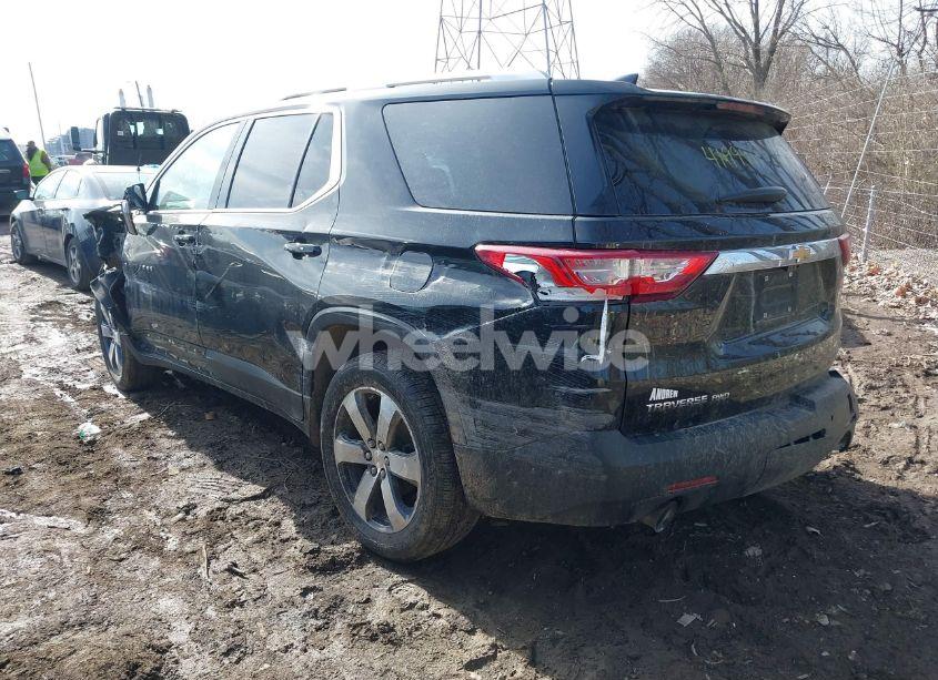 Photo 3 of 2018 Chevrolet Traverse 3LT (VIN 1GNEVHKWXJJ199472)