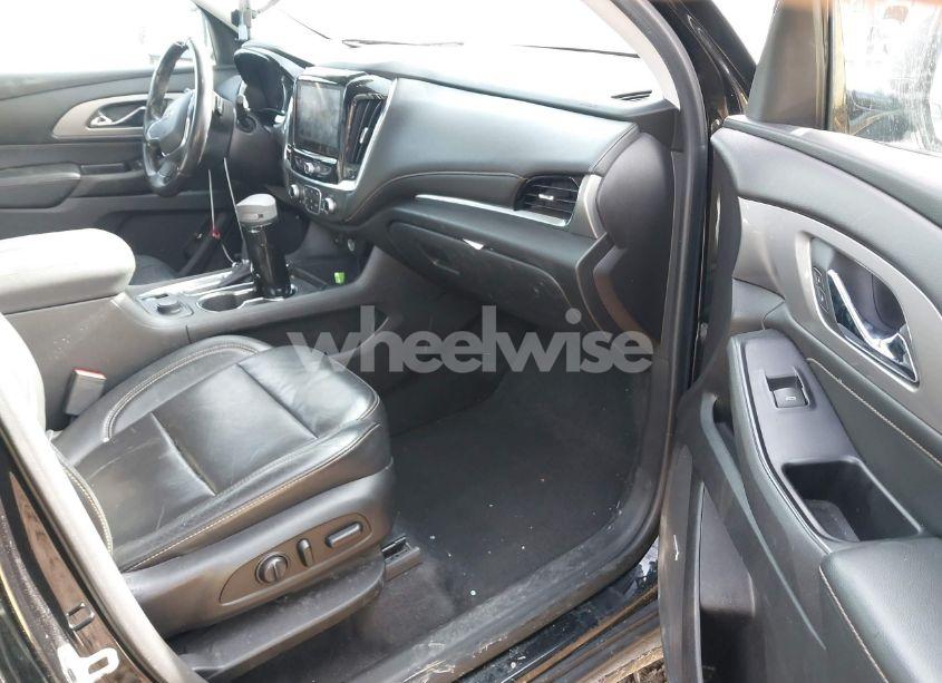 Photo 5 of 2018 Chevrolet Traverse 3LT (VIN 1GNEVHKWXJJ199472)