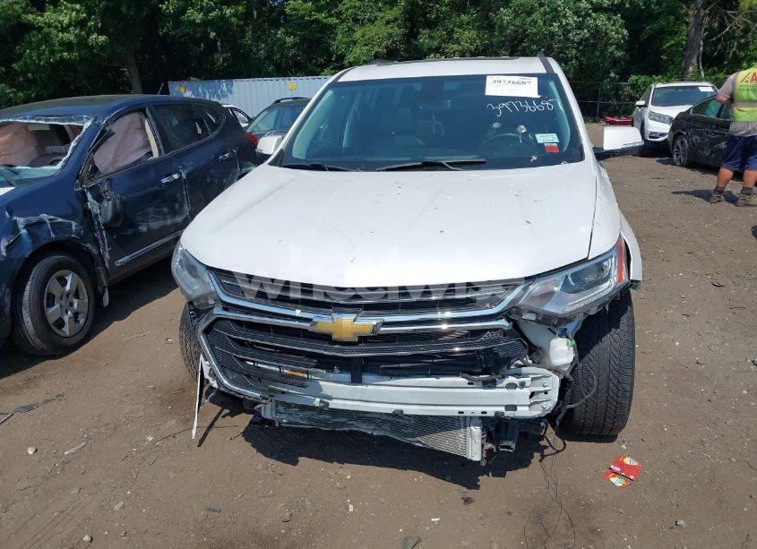 Photo 12 of 2018 Chevrolet Traverse 3LT (VIN 1GNEVHKWXJJ225035)