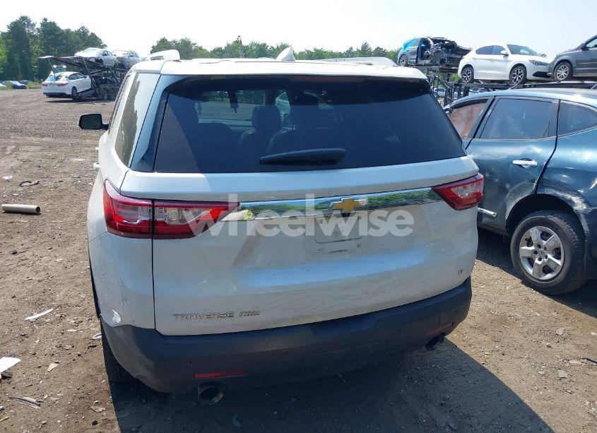 Photo 16 of 2018 Chevrolet Traverse 3LT (VIN 1GNEVHKWXJJ225035)