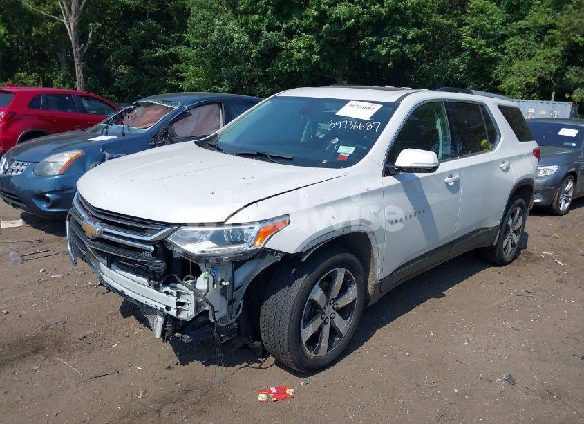 Photo 2 of 2018 Chevrolet Traverse 3LT (VIN 1GNEVHKWXJJ225035)