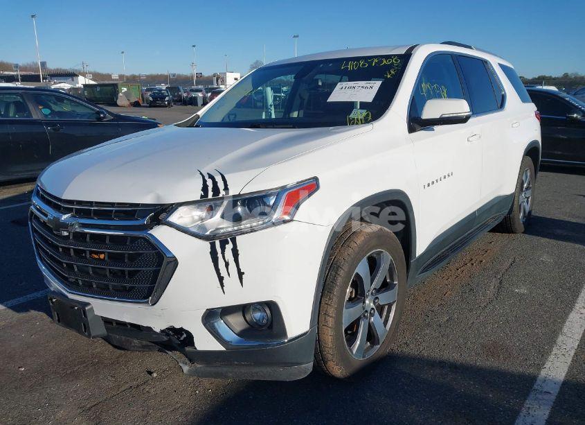 Photo 2 of 2018 Chevrolet Traverse 3LT (VIN 1GNEVHKWXJJ259900)