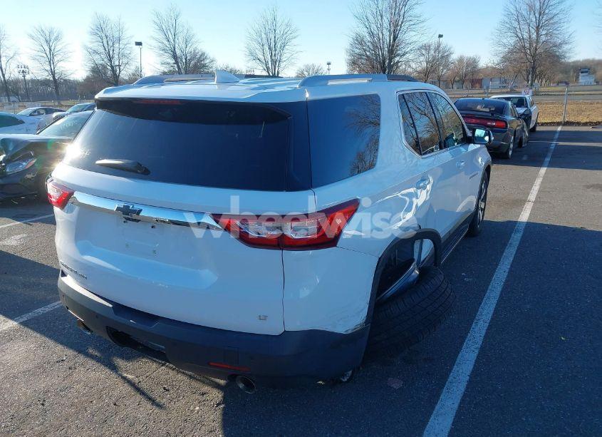 Photo 4 of 2018 Chevrolet Traverse 3LT (VIN 1GNEVHKWXJJ259900)