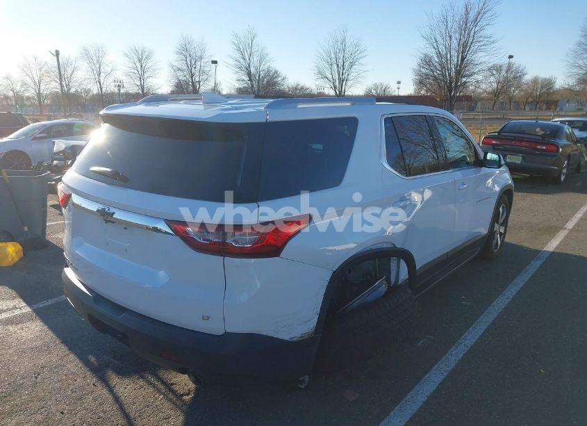 Photo 6 of 2018 Chevrolet Traverse 3LT (VIN 1GNEVHKWXJJ259900)