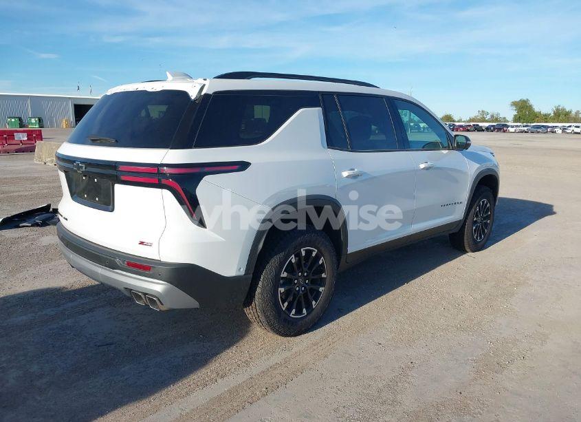 Photo 4 of 2024 Chevrolet Traverse AWD Z71 (VIN 1GNEVJKS6RJ142993)