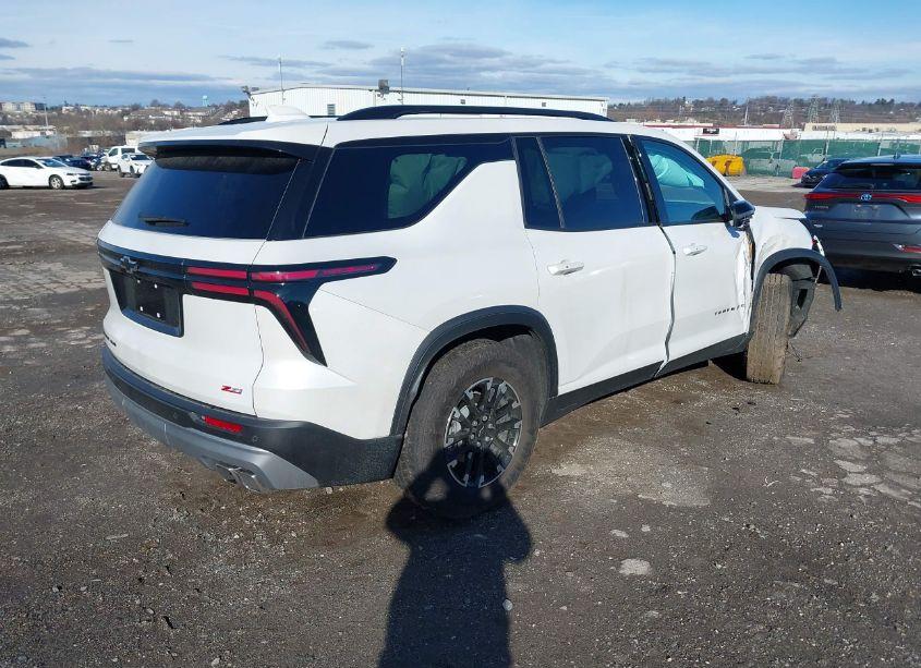 Photo 4 of 2024 Chevrolet Traverse AWD Z71 (VIN 1GNEVJKS7RJ205065)