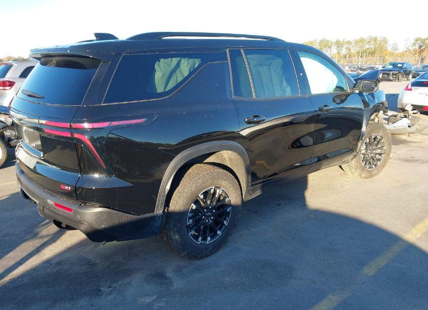 Photo 4 of 2024 Chevrolet Traverse AWD Z71 (VIN 1GNEVJKS9RJ236902)