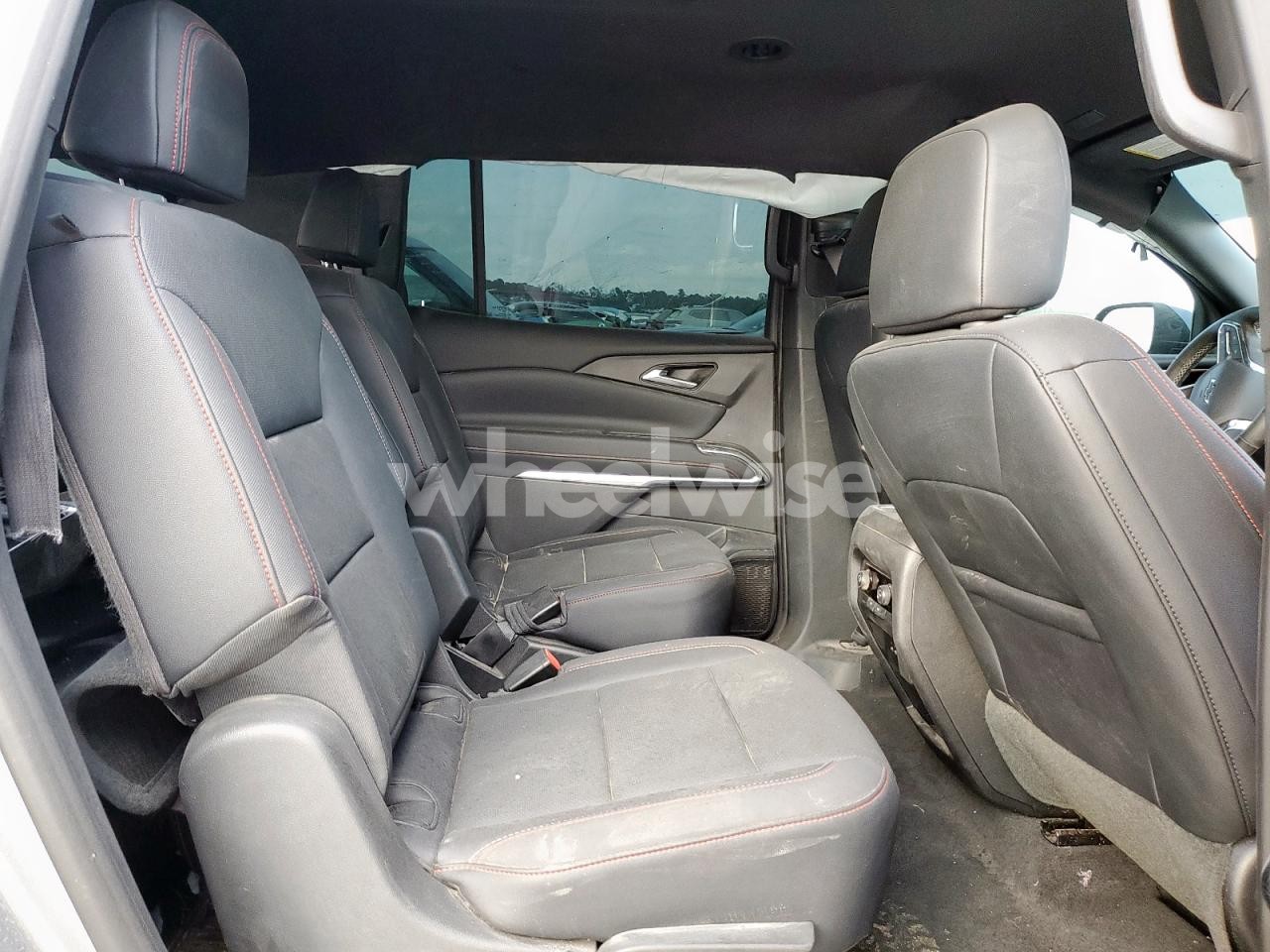 Photo 11 of 2026 CHEVROLET TRAVERSE Z71 (VIN 1GNEVJKSXTJ111589)