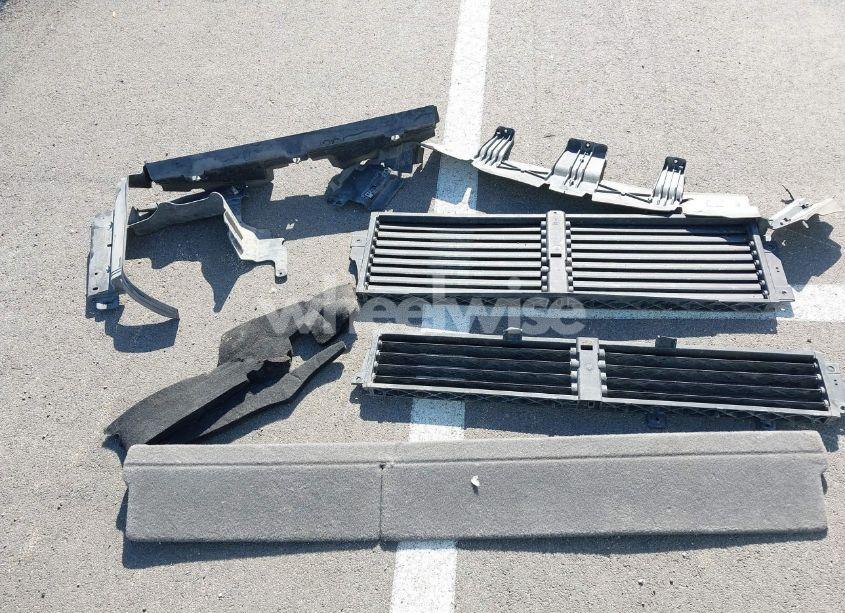 Photo 12 of 2018 Chevrolet Traverse PREMIER (VIN 1GNEVJKW0JJ164995)