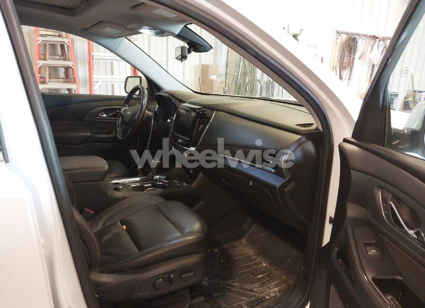 Photo 5 of 2018 Chevrolet Traverse PREMIER (VIN 1GNEVJKW1JJ173138)